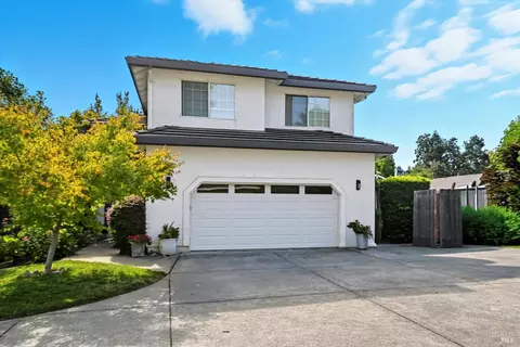 17 Young Ct, Napa, CA 94558