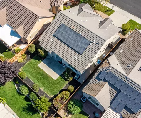 View/Area - 3091 Red Maple Ct, Vacaville, CA 95687 photo 9 of 10