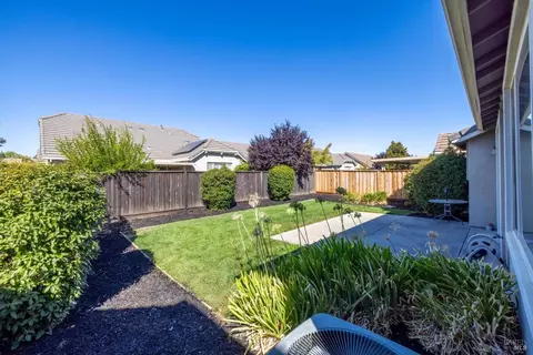 Exterior - 3091 Red Maple Ct, Vacaville, CA 95687 photo 5 of 11