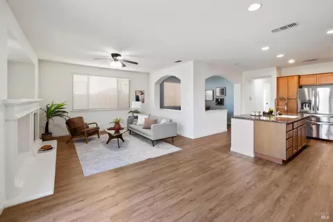 Living - 3091 Red Maple Ct, Vacaville, CA 95687 photo 4 of 4