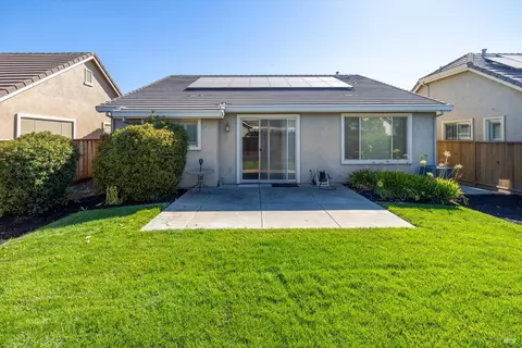 Exterior - 3091 Red Maple Ct, Vacaville, CA 95687 photo 8 of 11