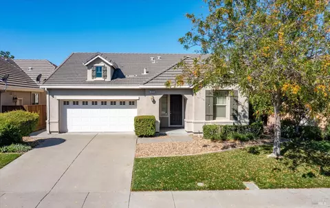 Exterior - 3091 Red Maple Ct, Vacaville, CA 95687 photo 3 of 11