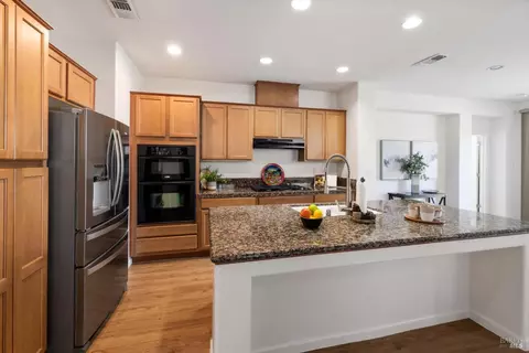 Kitchen - 3091 Red Maple Ct, Vacaville, CA 95687 photo 2 of 3