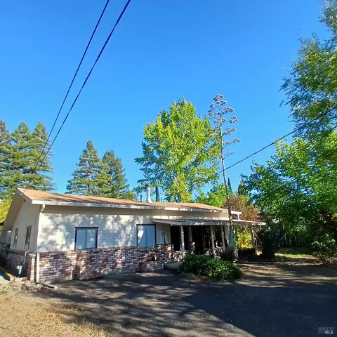 548 Milani Dr, Ukiah, CA 95482