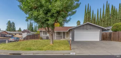 419 Andrea Dr, Vacaville, CA 95687