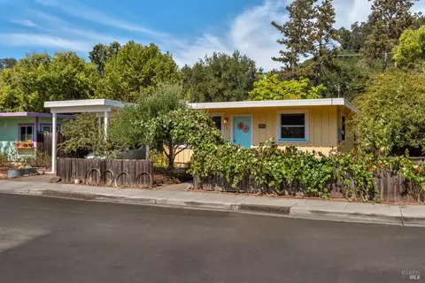 325 Lomitas Ln, Santa Rosa, CA 95404