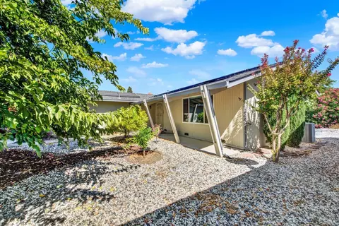 103 Carlsbad Cir, Vacaville, CA 95687