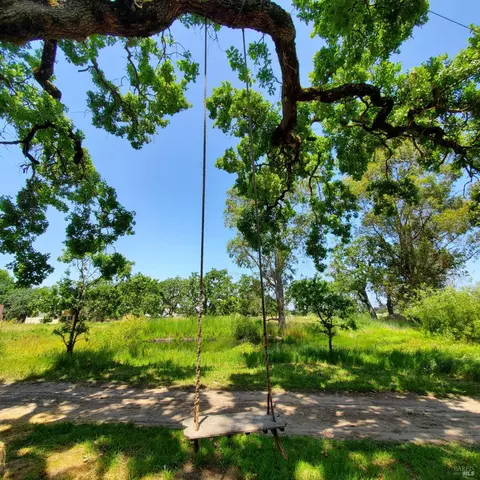 Exterior - 6060 Oak Ave, Cotati, CA 94931 photo 10 of 13