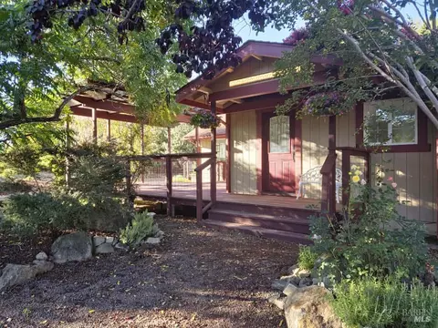 6060 Oak Ave, Cotati, CA 94931