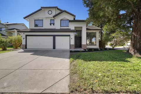 330 Sussex Cir, Vacaville, CA 95687