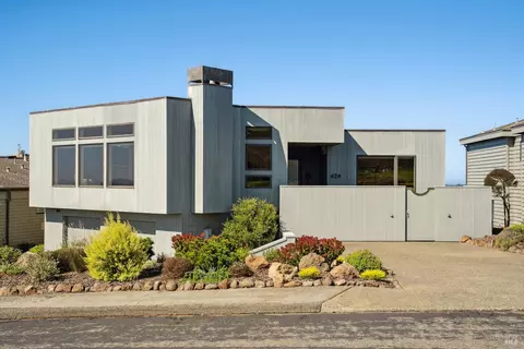 424 Loon Ct, Bodega Bay, CA 94923