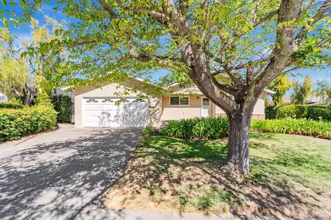 88 Wallace Way, San Rafael, CA 94903