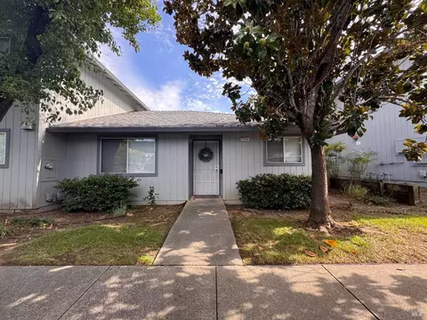 209 Elbridge Ave #G, Cloverdale, CA 95425