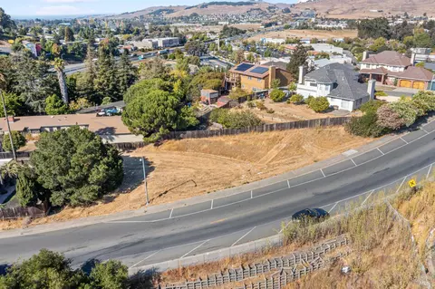 621 Admiral Callaghan Ln, Vallejo, CA 94591 photo 2