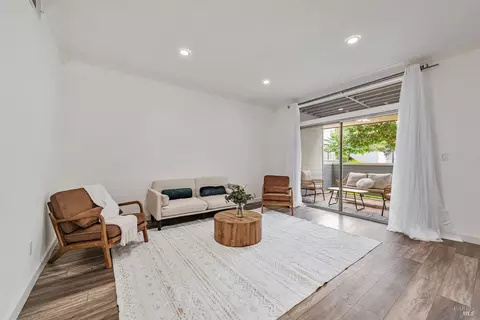 510 Shadowgraph Dr, San Jose, CA 95110