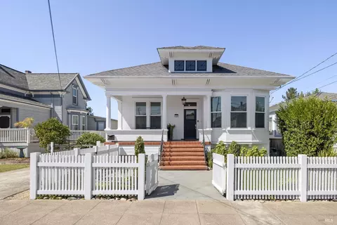 744 B St, Petaluma, CA 94952