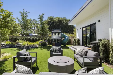 Exterior - 744 B St, Petaluma, CA 94952 photo 8 of 17