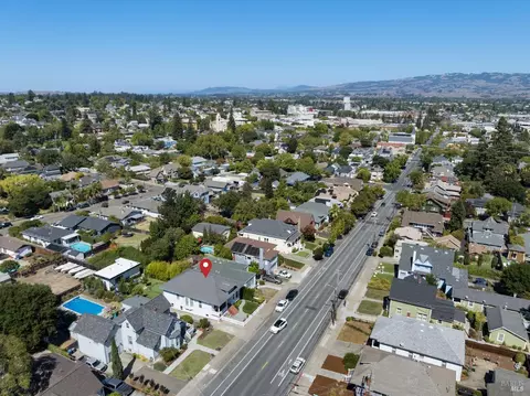 View/Area - 744 B St, Petaluma, CA 94952 photo 5 of 6
