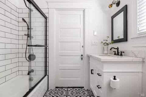 Bath - 744 B St, Petaluma, CA 94952 photo 1 of 6