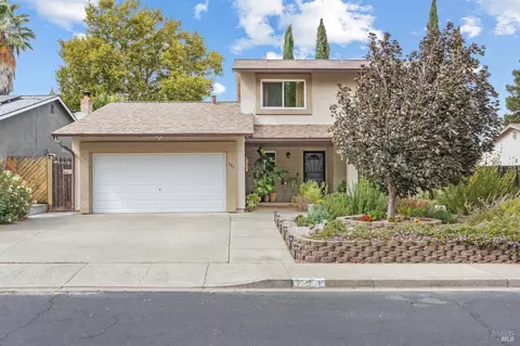 731 La Cruz Ln, Vacaville, CA 95687