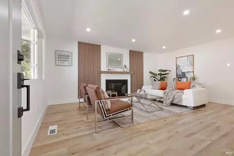 Living - 773 Ernest Dr, Sonoma, CA 95476 photo 1 of 2