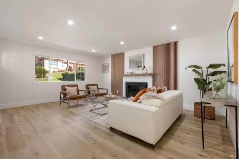 Living - 773 Ernest Dr, Sonoma, CA 95476 photo 2 of 2