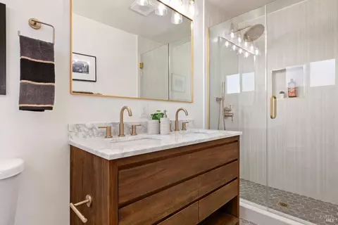 Bath - 773 Ernest Dr, Sonoma, CA 95476 photo 2 of 2