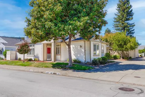 6503 Pine Valley Dr, Santa Rosa, CA 95409