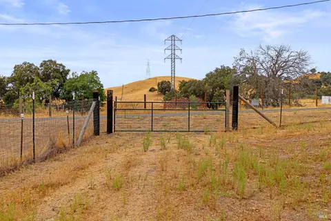 Exterior - 4203 Independence Ln, Vacaville, CA 95688 photo 4 of 7