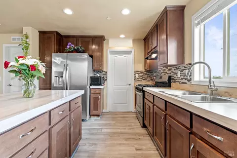 Kitchen - 4203 Independence Ln, Vacaville, CA 95688 photo 2 of 4