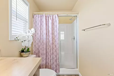 Bath - 4203 Independence Ln, Vacaville, CA 95688 photo 2 of 4