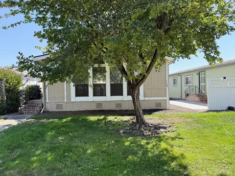 1548 Royal Oaks Dr, Petaluma, CA 94954