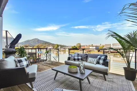 72 Lucky Dr, Corte Madera, CA 94925