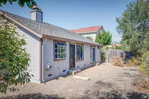 Exterior - 200 Fieldstone Ct, Vallejo, CA 94589 photo 5 of 7