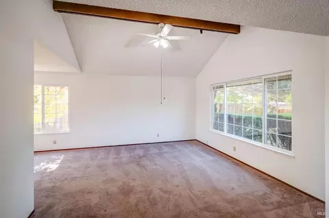 Living - 200 Fieldstone Ct, Vallejo, CA 94589 photo 3 of 5