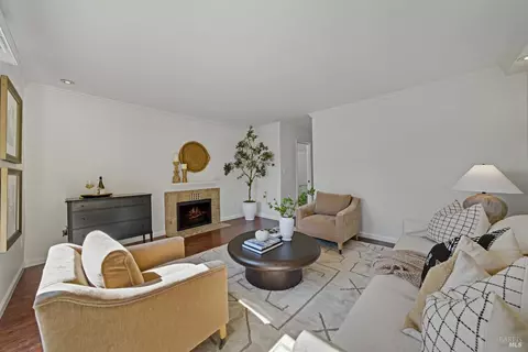 100 Marin Center Dr #21, San Rafael, CA 94903