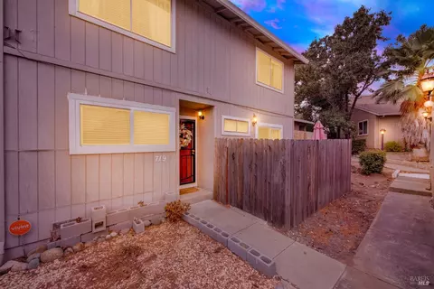 719 Beelard Dr, Vacaville, CA 95687