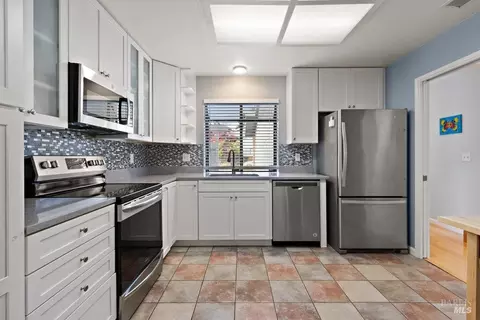 Kitchen - 1764 Devonshire Dr, Benicia, CA 94510 photo 3 of 4