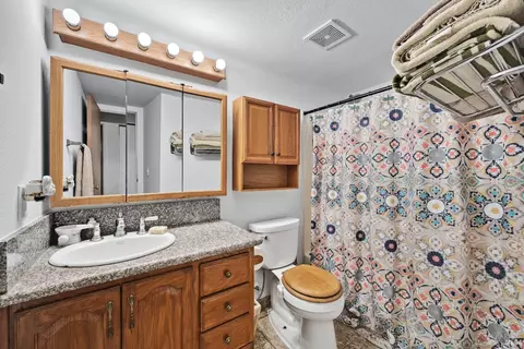 Bath - 48 Creek Ct, Cotati, CA 94931 photo 1 of 2