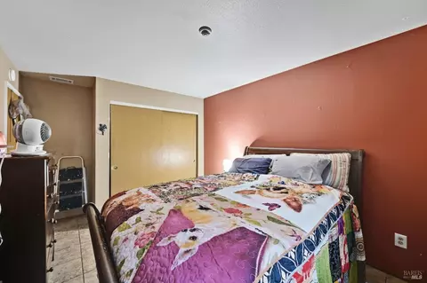 Bedroom - 48 Creek Ct, Cotati, CA 94931 photo 2 of 5