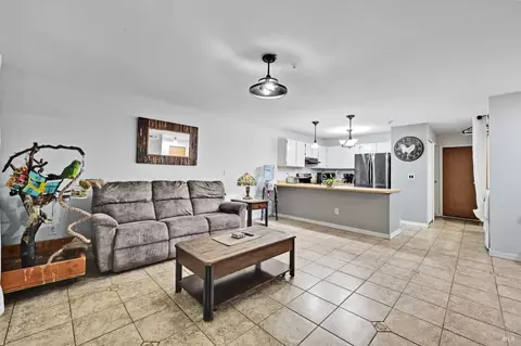 Living - 48 Creek Ct, Cotati, CA 94931 photo 2 of 2