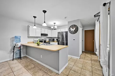Kitchen - 48 Creek Ct, Cotati, CA 94931 photo 1 of 4