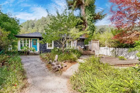 22296 Moscow Rd, Monte Rio, CA 95462