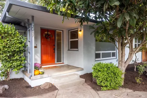 2257 Meyers Dr, Santa Rosa, CA 95403