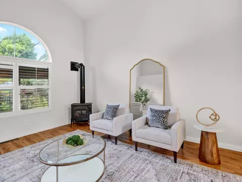 Living - 220 Mendelssohn Ct, Cotati, CA 94931 photo 6 of 6