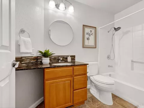 Bath - 220 Mendelssohn Ct, Cotati, CA 94931 photo 5 of 6