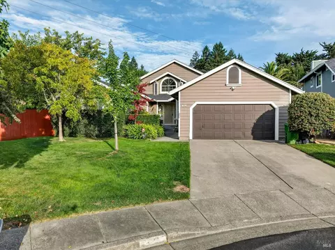 Exterior - 220 Mendelssohn Ct, Cotati, CA 94931 photo 2 of 21