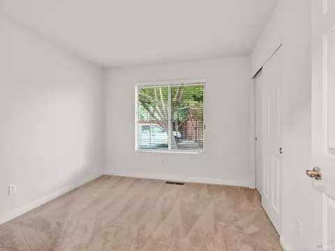 Bedroom - 220 Mendelssohn Ct, Cotati, CA 94931 photo 8 of 11
