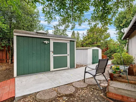Exterior - 220 Mendelssohn Ct, Cotati, CA 94931 photo 17 of 21