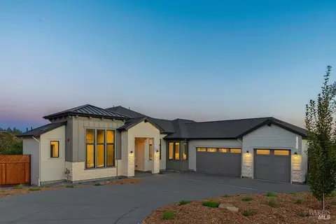 3720 Lakebriar Pl, Santa Rosa, CA 95403